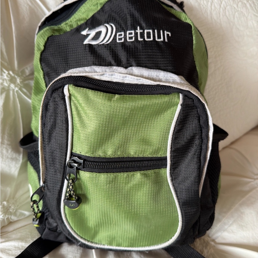 Deetour Small Backpack Green Black Daypack Travel School Bag